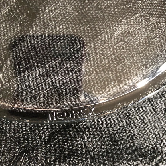 Mikasa Fire & Ice Strawberries Covered Casserole 3/4 Quart Dish - Picture 13 of 16